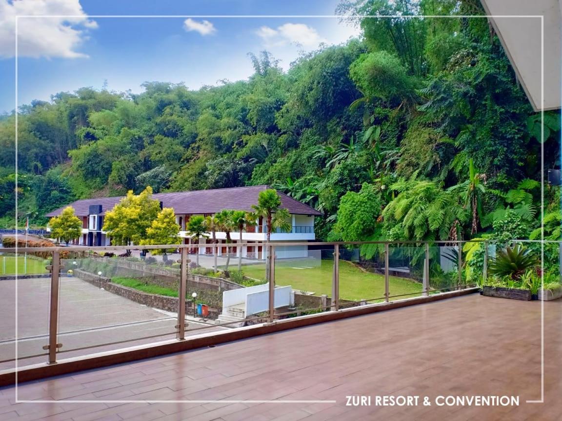 Zuri Resort Cipanas Puncak Exterior foto